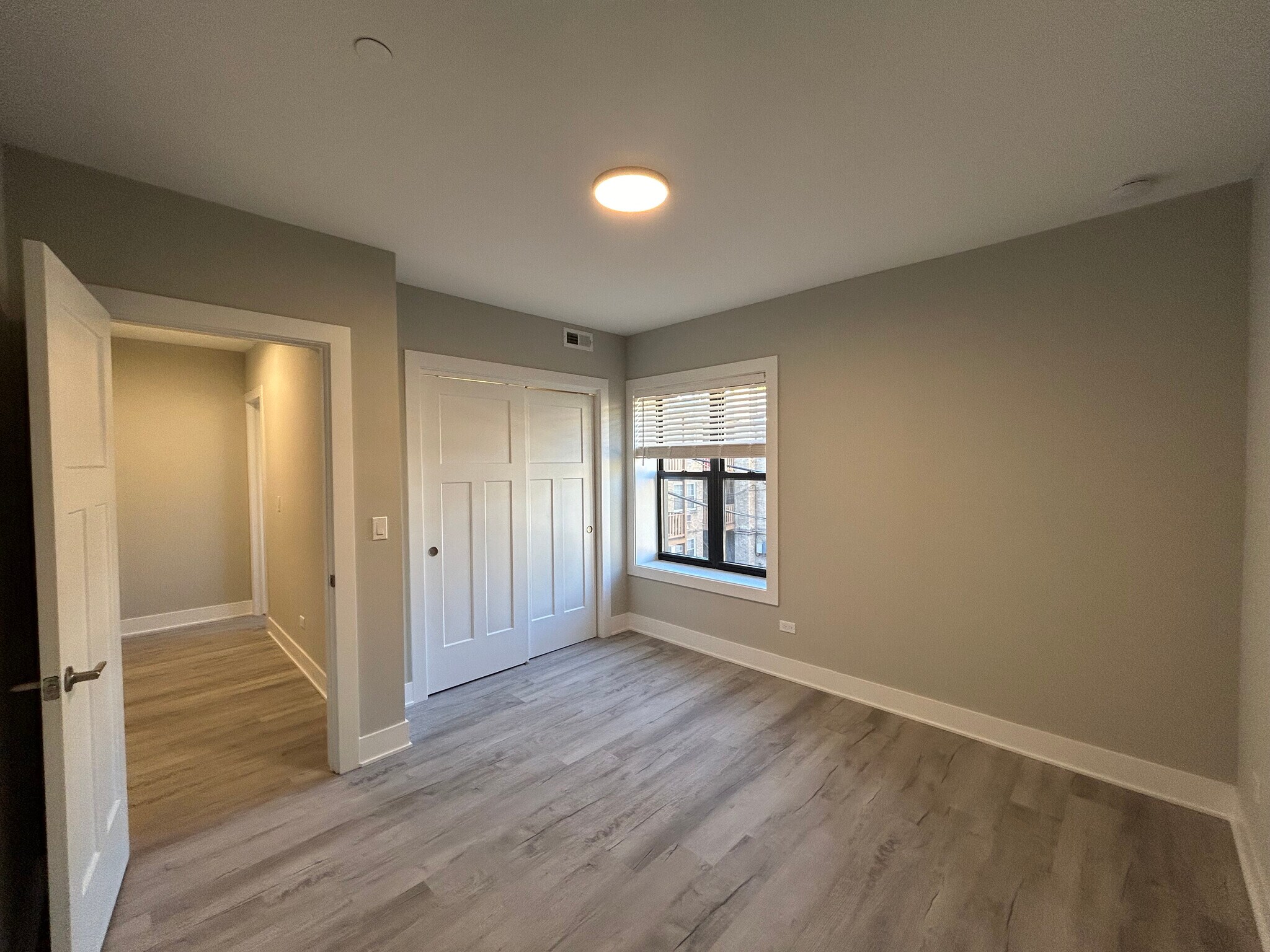 Building Photo - 1131 Oak Ave