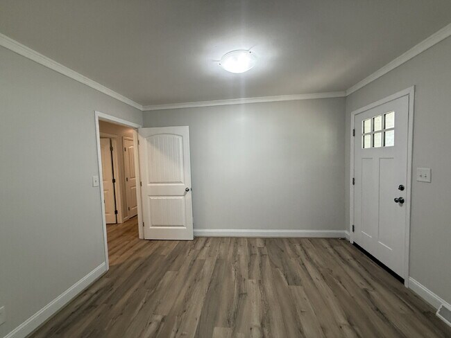 Building Photo - 3BR/2BA Durham Duplex | Utilities Included | Move-In Special: $500 Deposit | Near Duke