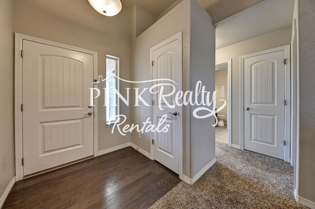 Building Photo - 10716 Ridgepole Dr