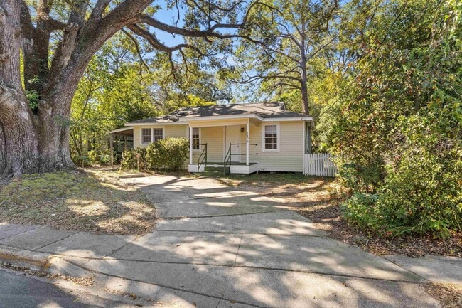 Building Photo - 1408 N Bronough St