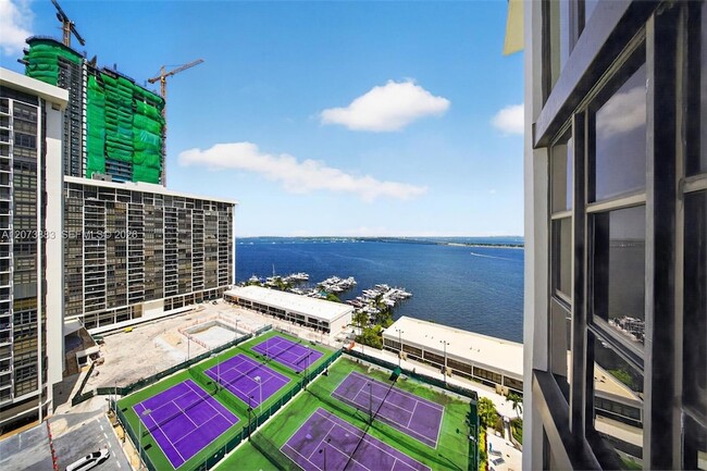 Building Photo - 1915 Brickell Ave