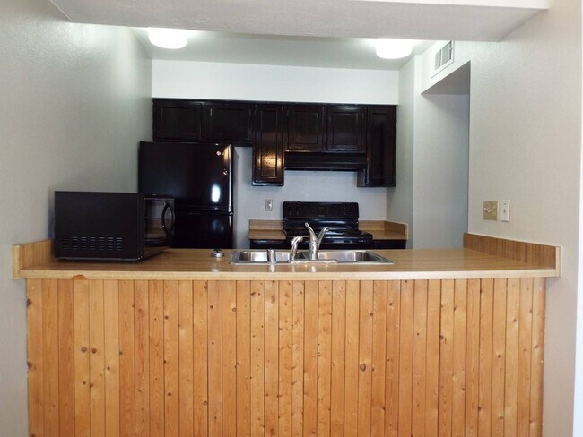 Building Photo - 2 BEDROOM 2 BATHROOM TEMPE CONDO