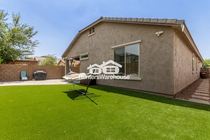 Building Photo - 9548 W Chama Dr