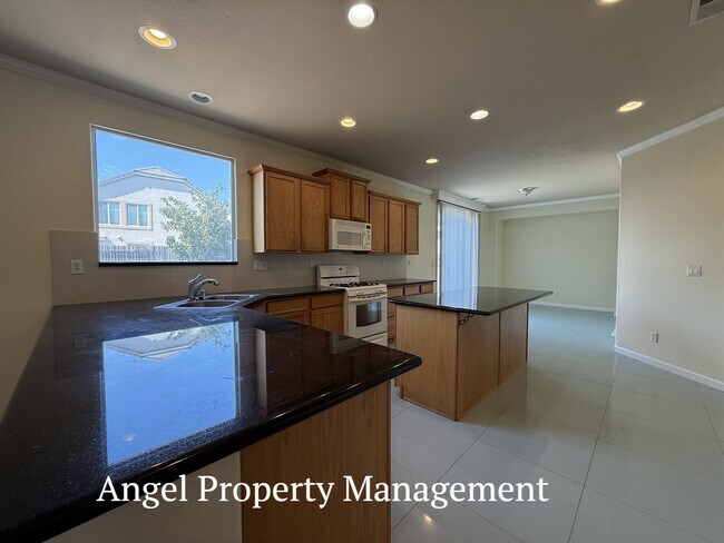 Building Photo - 5301 Nectar Cir