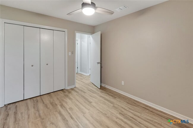 Building Photo - 515 Versailles St