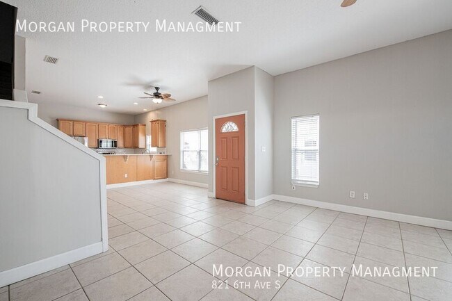 Building Photo - Amazing Freshly Painted Jacksonville Beach...