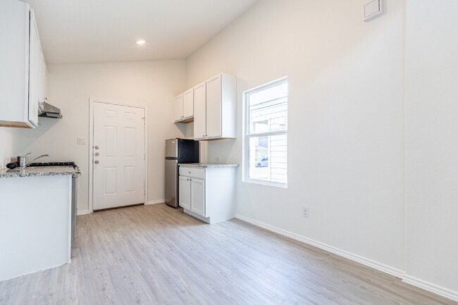 Building Photo - 4271 Thalweg Way