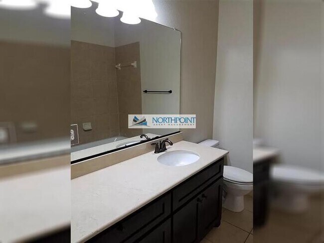 Building Photo - Move-in Special: 50% off second full month...