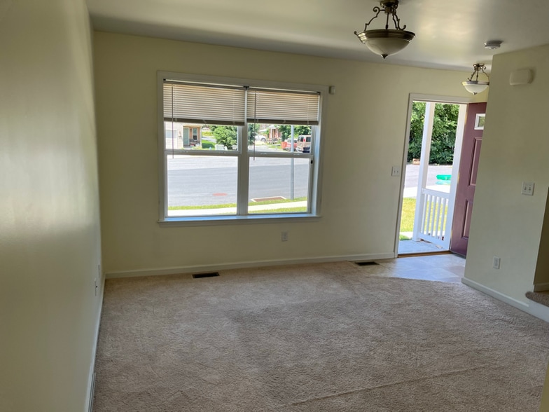 Building Photo - 516 Dakemich Ct