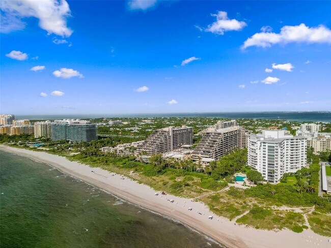 Building Photo - 251 Crandon Blvd