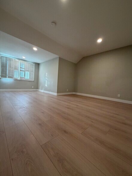 Building Photo - 15782 Butterfield St