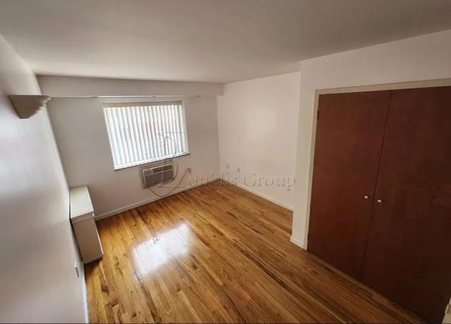 Building Photo - 3 bedroom in ASTORIA NY 11106