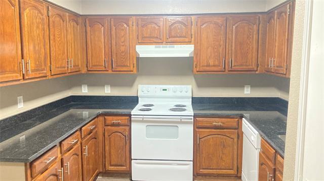 Building Photo - 10613 Flamewood Dr