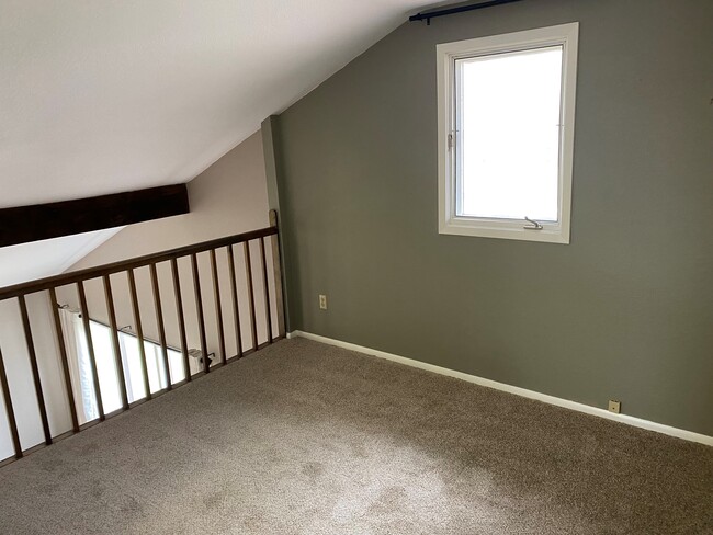 SECOND FLOOR LOFT/ BONUS ROOM - 2909 Sussex Ln