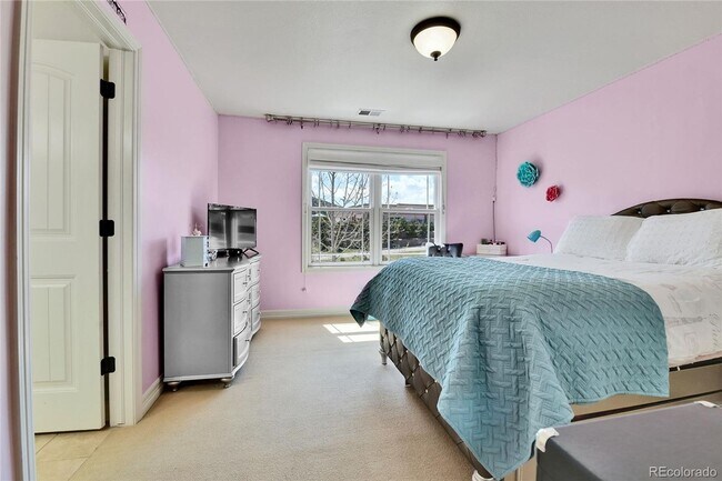 Building Photo - Spacious Colorado Luxury Home with 3-Car G...