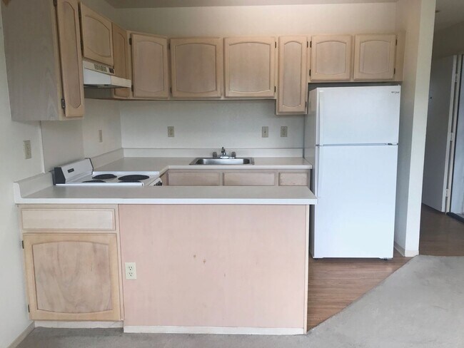 Building Photo - Kumelewai Gardens 1 Bedroom, 1 Bath, 1 Par...