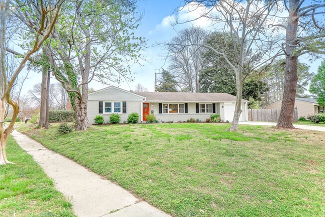 Building Photo - Stylish 3-Bed Brick Home in Central VB!