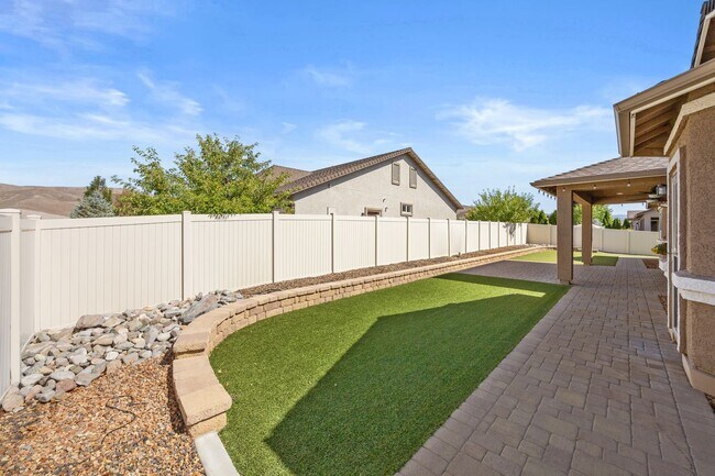 Building Photo - **Charming Home for Rent in Damonte Ranch**