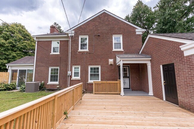 Building Photo - 1819 Fleming Rd