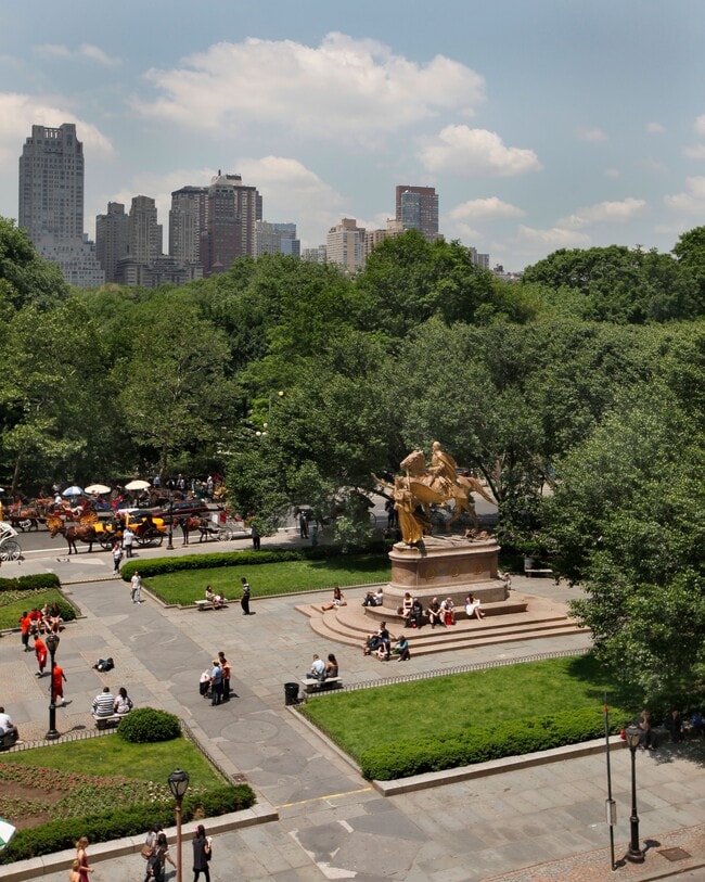 Building Photo - 781 5th Ave