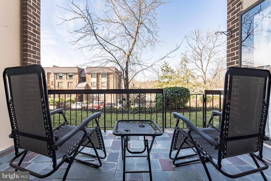 Building Photo - 130 Roberts Ln