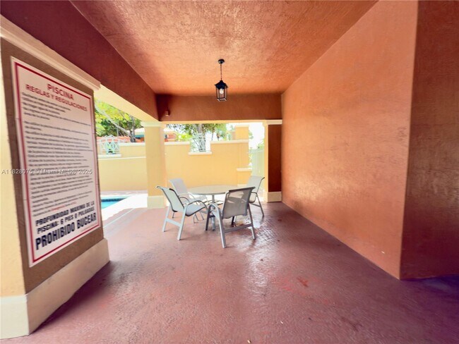 Building Photo - 11539 NW 60th Terrace