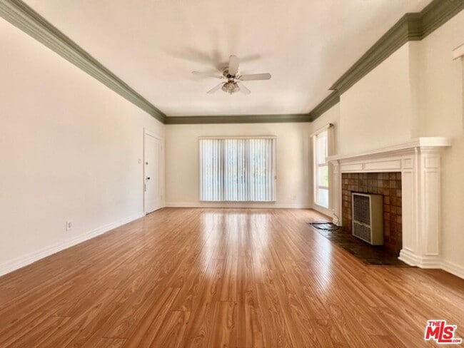 Building Photo - 860 S Berendo St