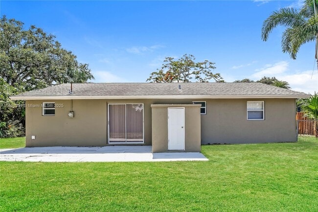 Building Photo - 6648 Osborne Dr