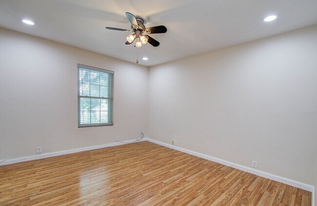 Building Photo - 8102 Amelia Rd