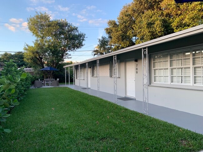 Inside Yard - 707 NE 22nd Dr