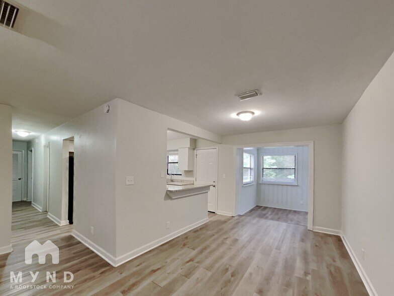 Building Photo - 10535 Jolynn Rd