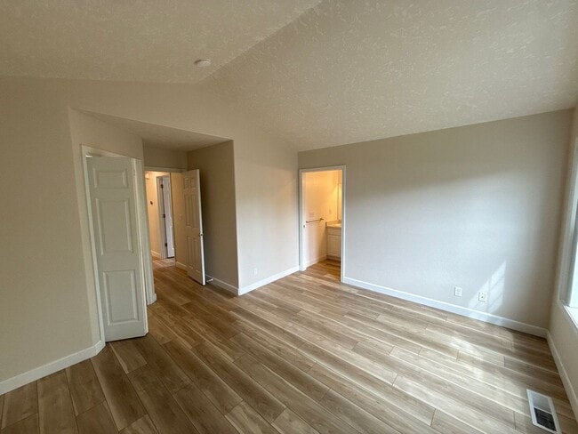 Building Photo - 5512 Murray St SE