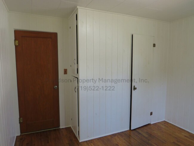 Building Photo - 1604 Dorchester Dr