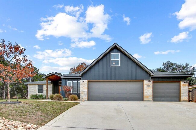 Building Photo - 6509 Shady Ln