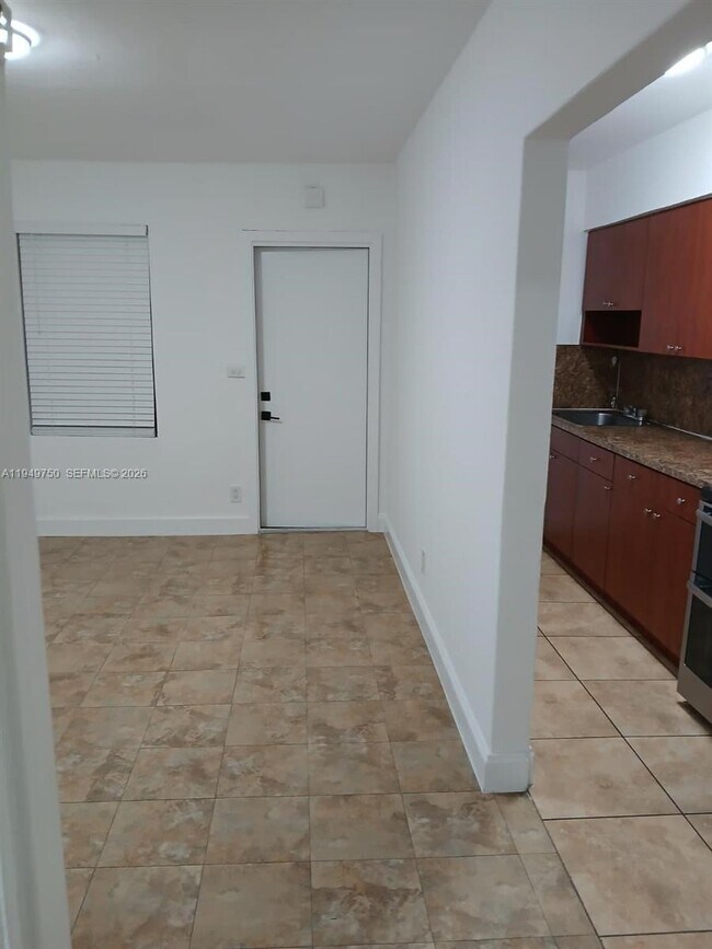 Building Photo - 505 NE 82nd St