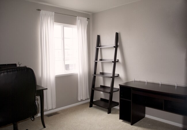 Building Photo - 14271 White Peak Dr