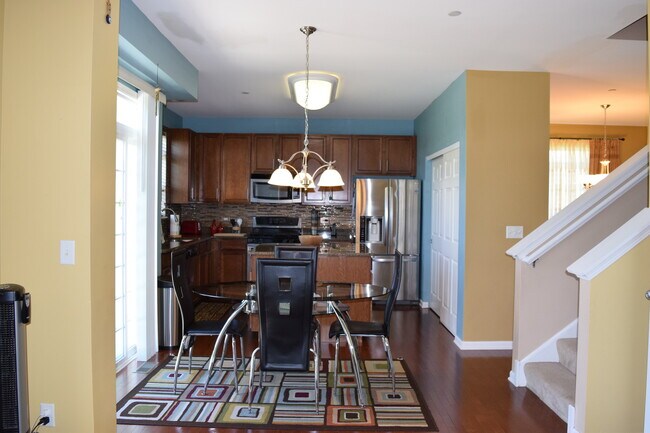 Building Photo - 2146 Cabrillo Ln