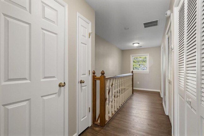 Building Photo - 97 Huntington Rd NE