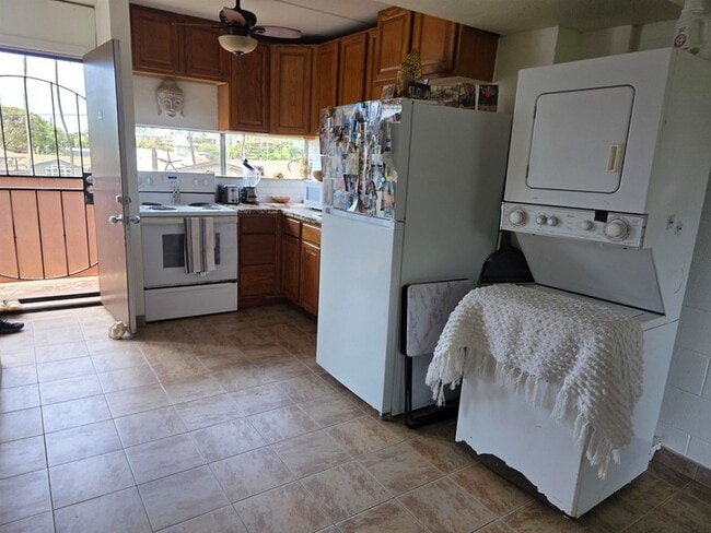 Building Photo - 3676 Lower Honoapiilani Rd