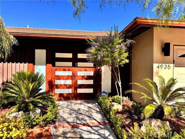 Building Photo - 4935 Ocean View Blvd