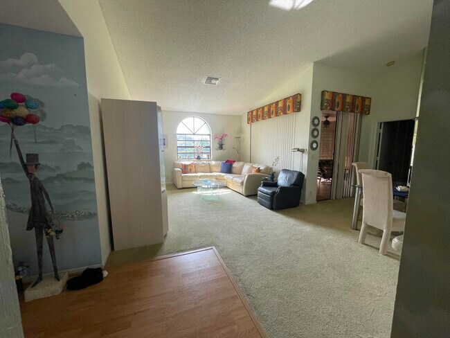 Building Photo - 5415 Verona Dr