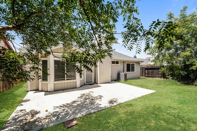 Building Photo - 7654 Zephyr Hills Way