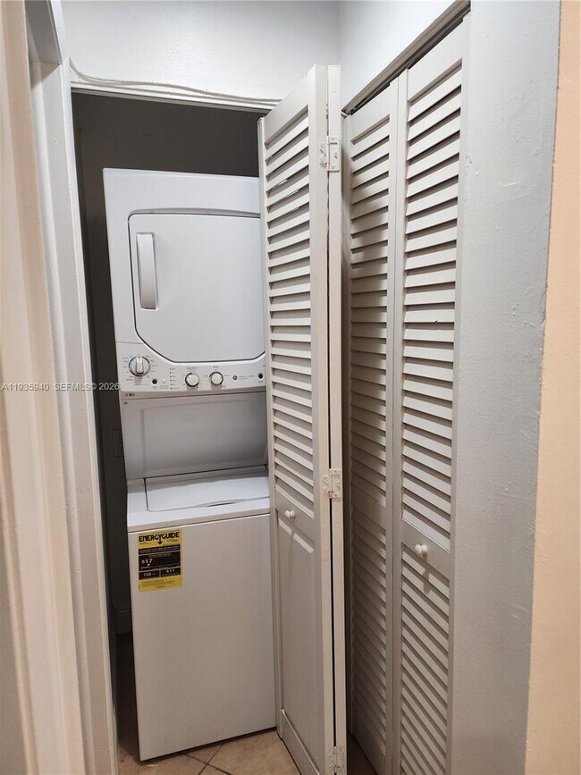 Building Photo - 15639 SW 73rd Cir Terrace