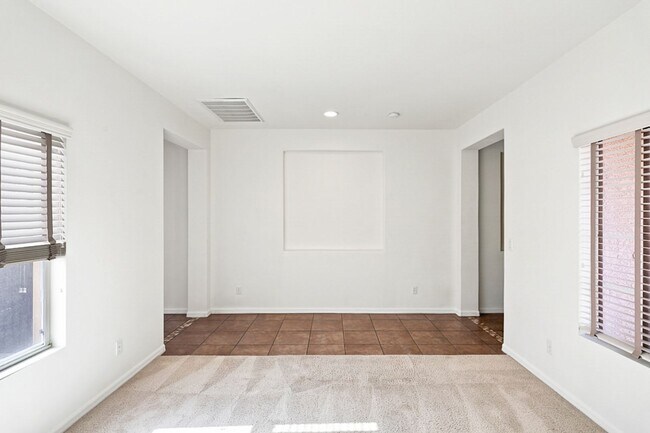 Building Photo - Lovely Northwest Gated Community Home