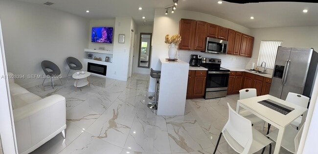 Building Photo - 209 NW 7th Ct