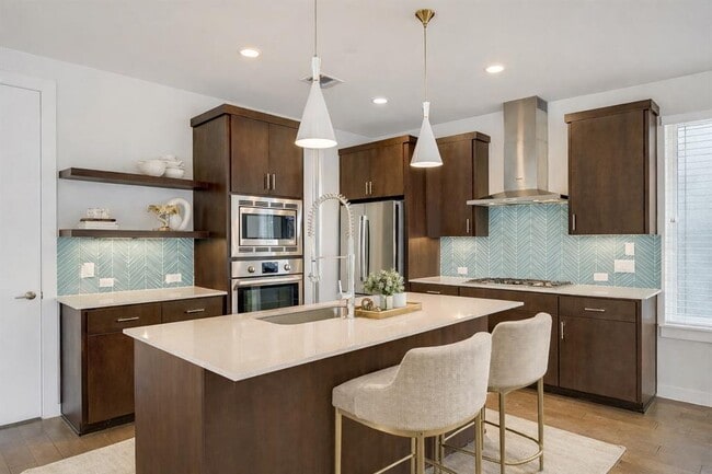 Building Photo - 2301 Bluebonnet Ln