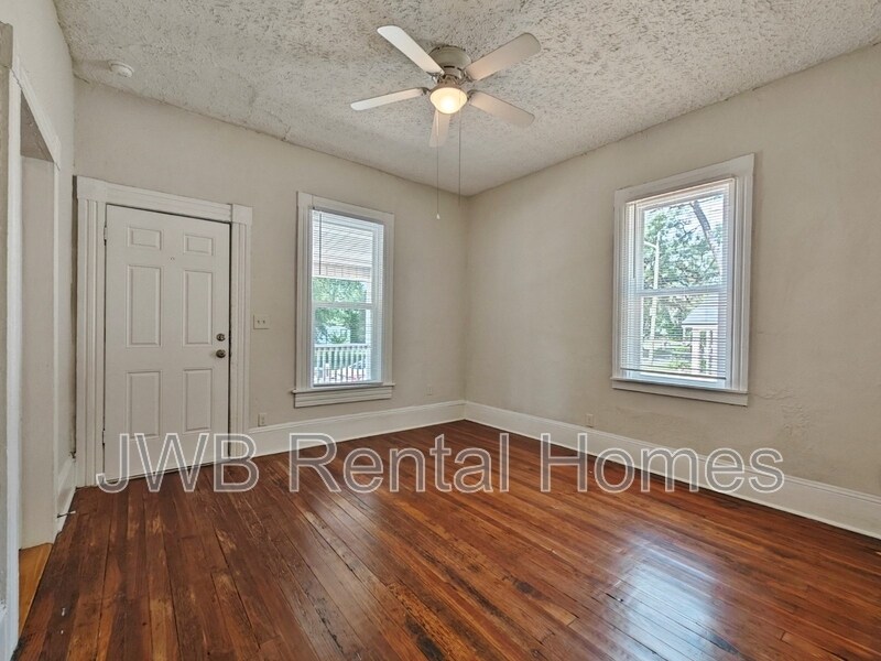 Building Photo - 3013 Dignan St