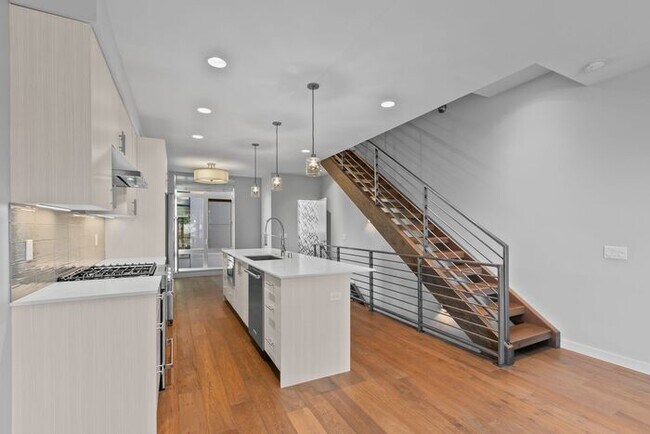 Building Photo - Stunning AIR CONDITIONED Alki Townhome w/ Rooftop Ocean View