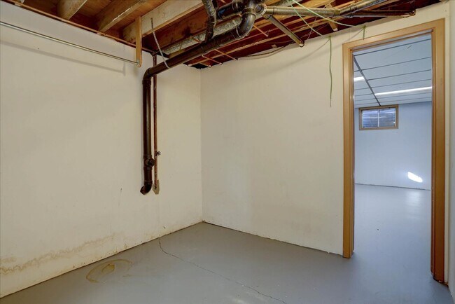 Building Photo - 3 Bedroom 3 Bathroom Home on a 1 Acre Lot