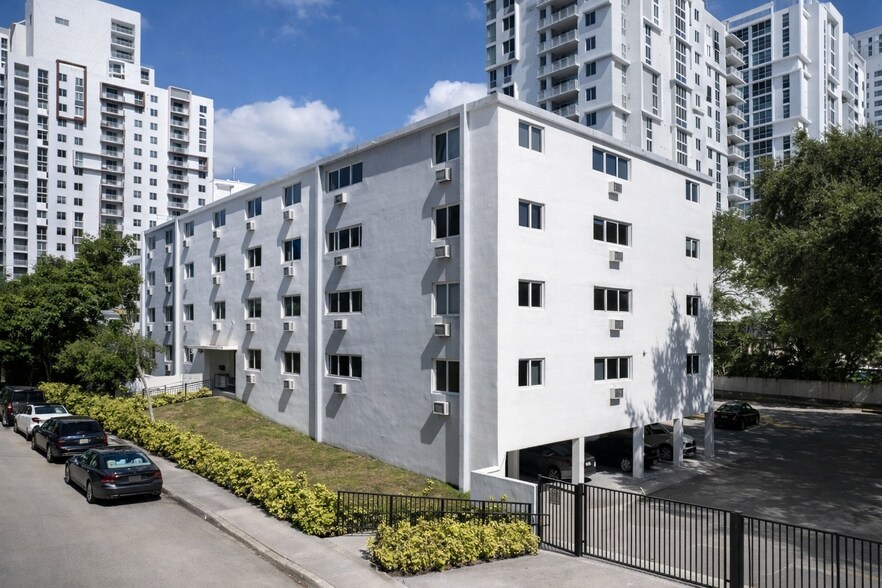 Building Photo - 132 SW 9th St